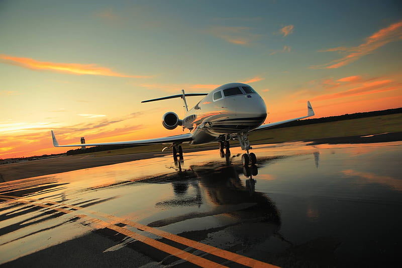 Gulfstream on Airport, airplane, humidity, at night, sunset, reflection, sky, HD wallpaper