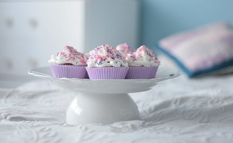 Sweet cupcake, cupcake, sugary, delicious, food, yummy, treat, mouth watery, sweet, HD wallpaper