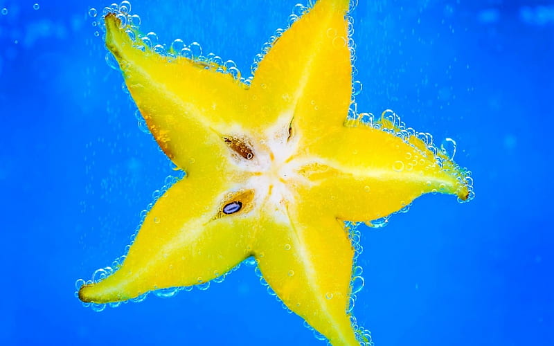 Tropical star, food, yellow, carambola averroyya, sweet, dessert, fruit, water, summer, bubbles, HD wallpaper