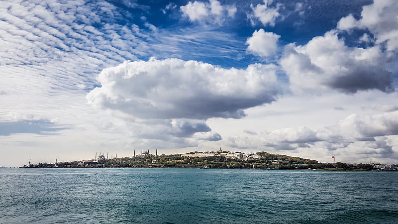 Istanbul Topkapi Palace & Bosphorus, cloudy, bogazici, bonito, clouds, saray, sea, city, bosporus, metropole, topkapi, bogaz, view, palace, istanbul, sarayi, bosphorus, landscape, HD wallpaper