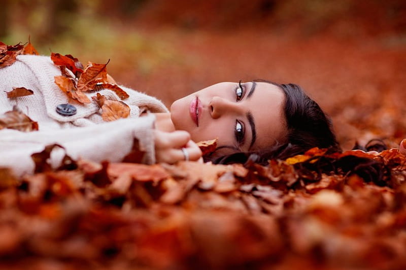 Beauty, fall, female, autumn, woman, leaves, girl, autumn splendor, face, lady, HD wallpaper