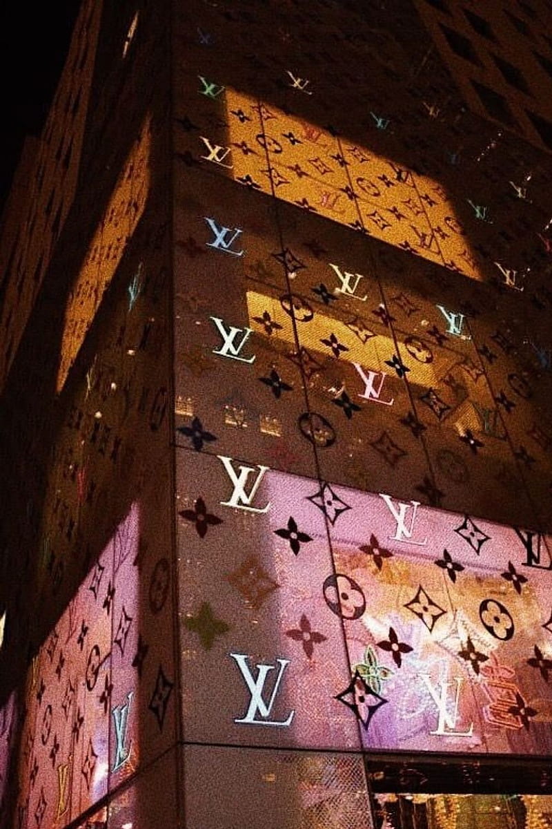 Louis Vuitton, Chanel, Gucci Wallpapers For iPhone in 2023
