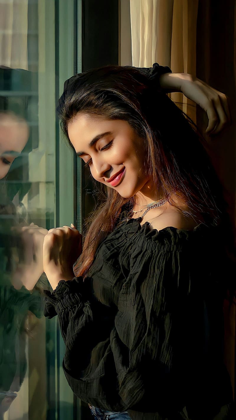Priyanka Mohan, priyanka arul mohan, toxic soul, tamil actress, HD phone wallpaper