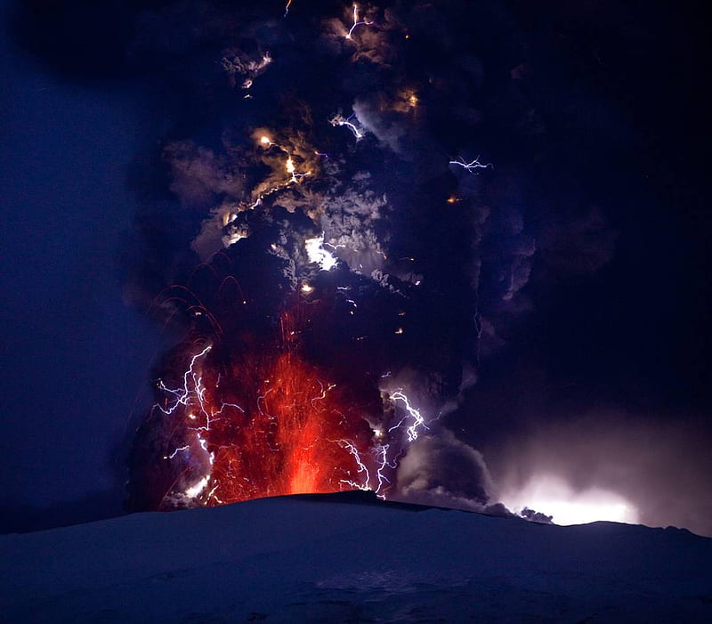 eruptions seem pretty, lighting, eyjafjallajokull, dirty, thunderstorm, nature, iceland, volcano, HD wallpaper