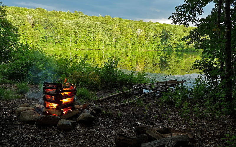 campfire, grass, bonito, picnic, graphy, nice, river, reflection, forest, quiet, sky, trees, lake, fire, water, pleasant, cool, r, nature, HD wallpaper