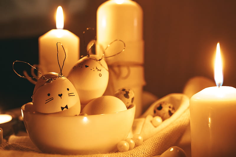 Lighted Candles And Painted Eggs With Golden Background, HD wallpaper