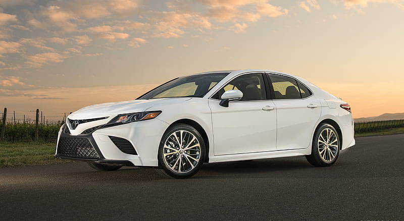 2018 Toyota Camry SE - Front Three-Quarter, car, HD wallpaper | Peakpx