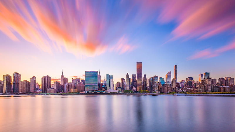 Sự đẹp diệu kỳ của New York skyline chắc chắn sẽ khiến bạn say đắm. Hãy chiêm ngưỡng bức ảnh này và khám phá tầm nhìn tuyệt đẹp đến skyline của thành phố với các tòa nhà cao tầng và những điểm nhấn giúp tạo nên sự độc đáo của New York.