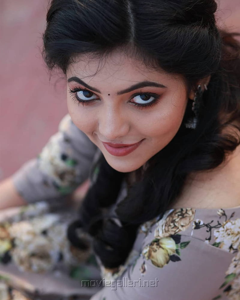 Athulya Ravi, actress, beauty, heroine, kollywood, south, tamil, tollywood,  HD phone wallpaper | Peakpx