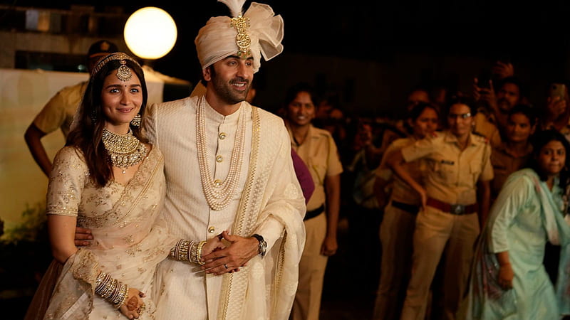 Bollywood stars Ranbir Kapoor, Alia Bhatt marry in Mumbai, HD wallpaper