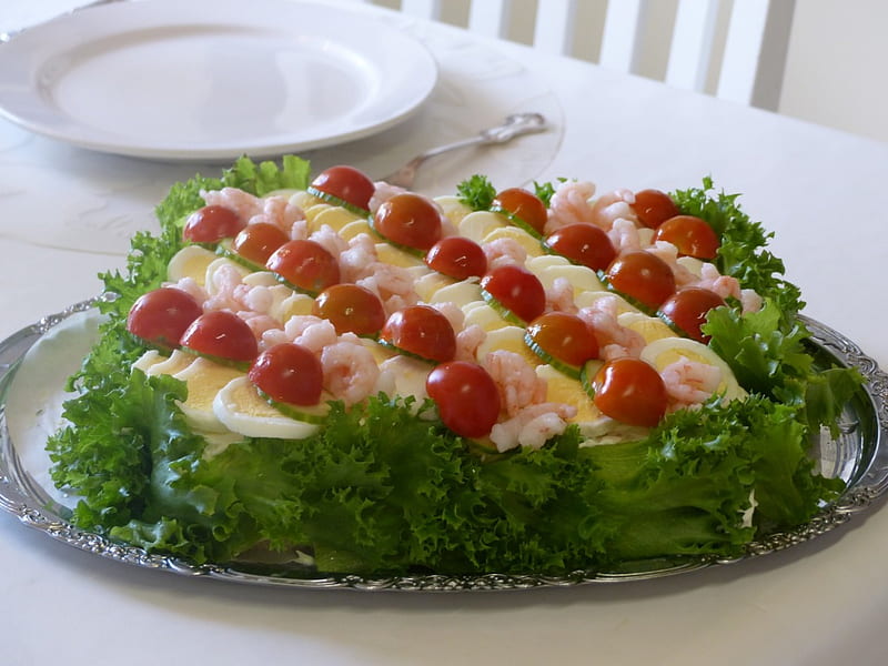 Sandwish Layer Cake, table, food, kitchen, tomatoes, egg, plate, color, chair, salad, HD wallpaper