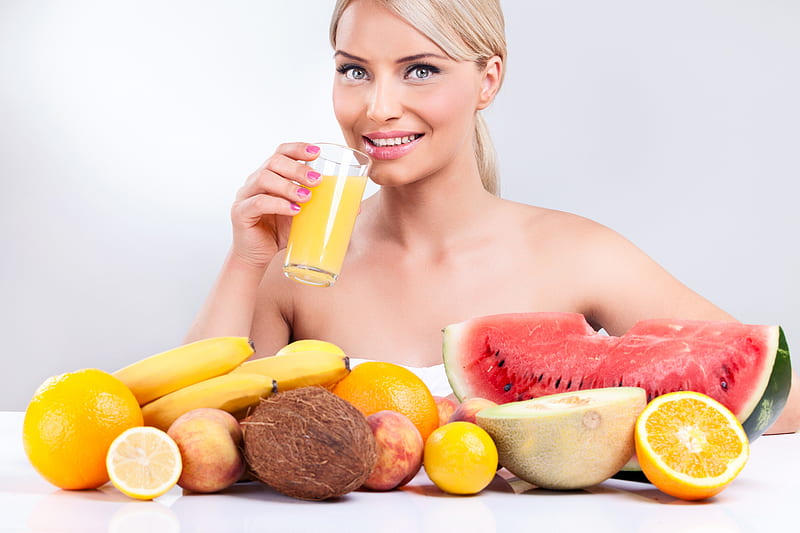 Healthy Habits:preferring fruits, delicious, warm, fruits, clean, yellow, blonde, smiling, happy mood, young girl, habits, healthy, bright, brilliant, light, fruit juice, eating, HD wallpaper