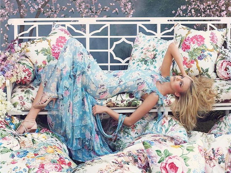 Pastels and Florals, bench seat, blonde, chiffon, roses, woman, pillows, HD wallpaper