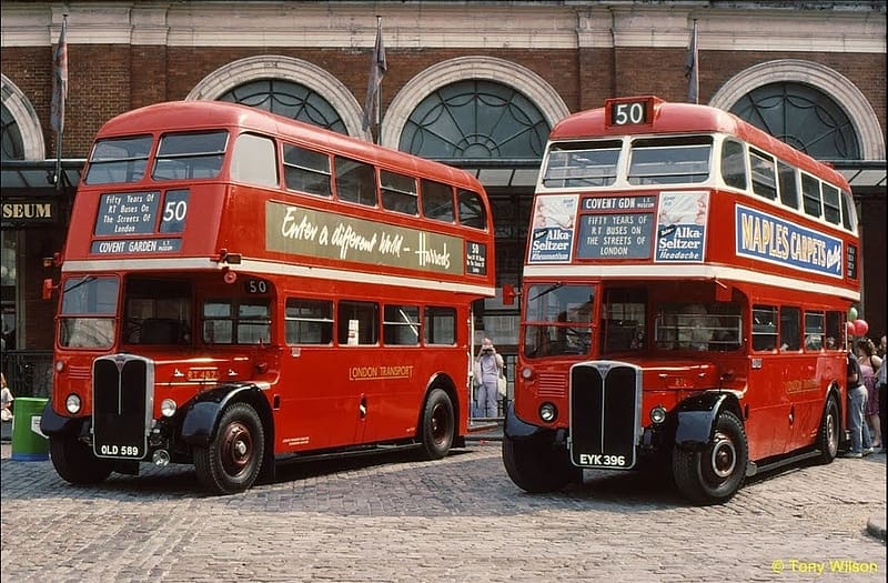 LONDON TRANSPORT BUSES 1946 - 1964, number of the route displayed, advertising, entrance, double decker buses, HD wallpaper