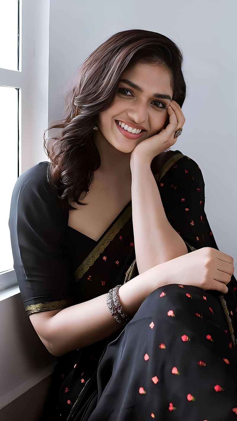 Sunaina, tamil actress, saree beauty, HD phone wallpaper