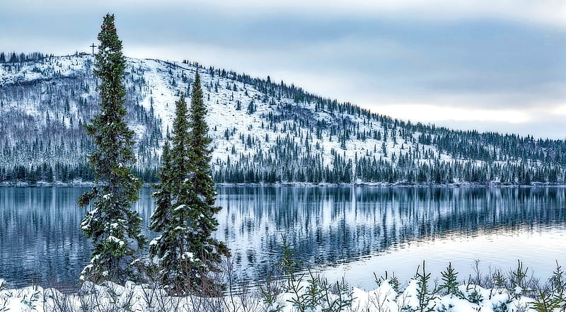 Winter lake, bonito, reflection, sky, frozen, trees, winter, forest, hills, lake, mountain, HD wallpaper