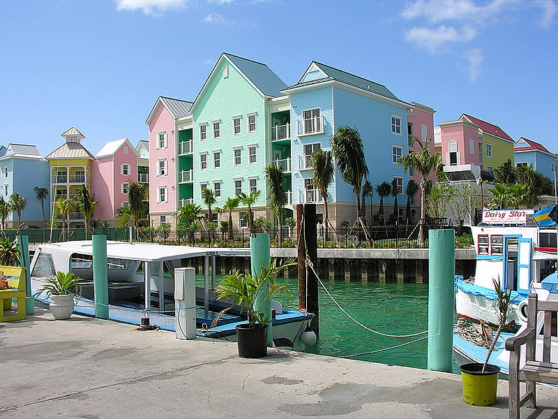 Condos on Paradise Island, boats, water, dock, condos, colors, trees, HD wallpaper