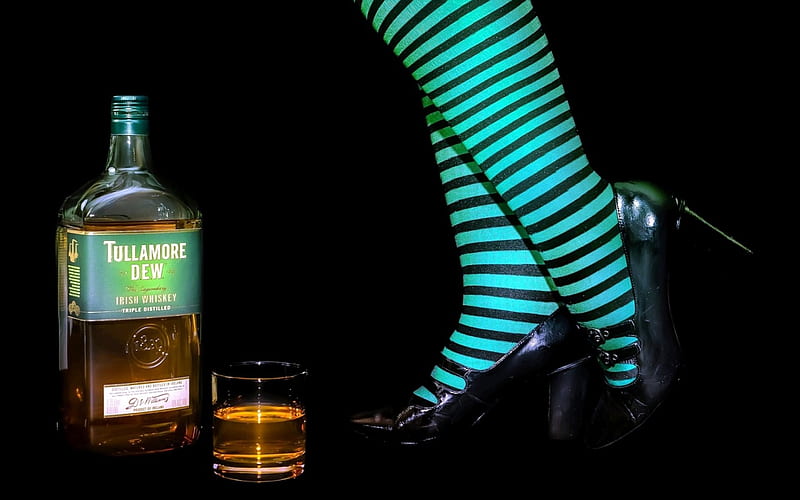 Ireland, whiskey, bottle, socks, national, country, woman, glass, alcohol, graphy, girl, green, drink, shoes, HD wallpaper