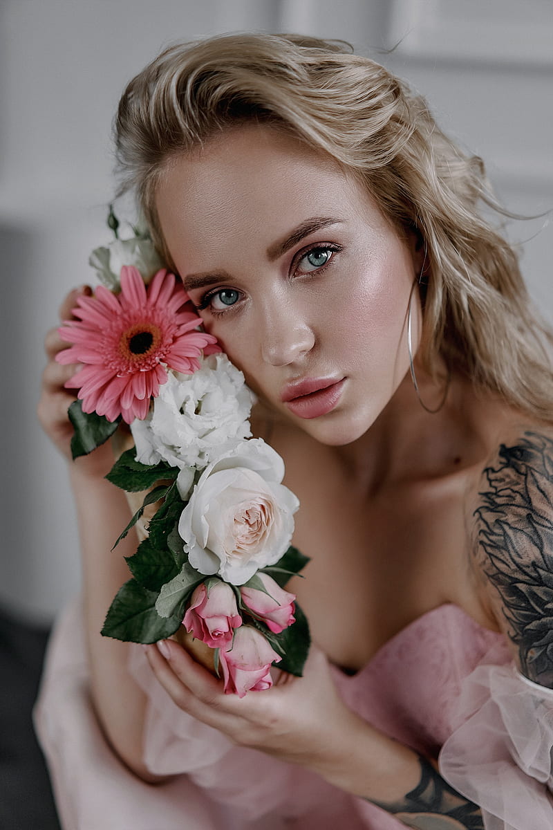 women, model, women indoors, blonde, face, flowers, plants, HD phone wallpaper