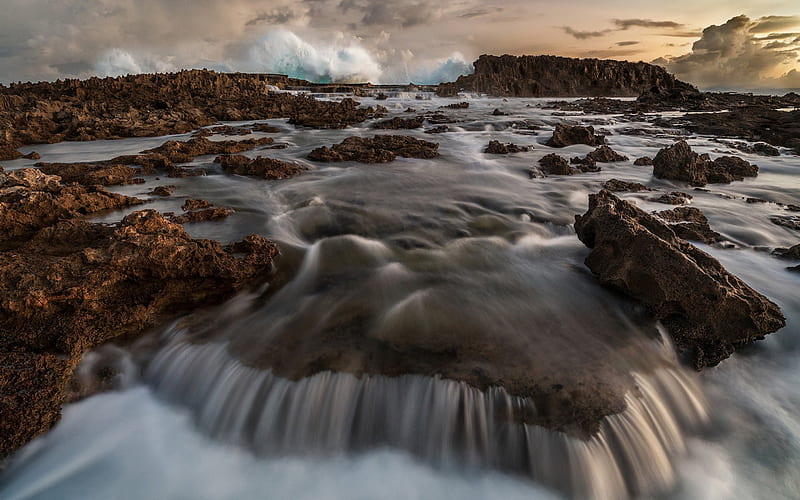 awesome sea waves breaking on rocks r, rocks, r, cascade, waves, clouds, sea, HD wallpaper