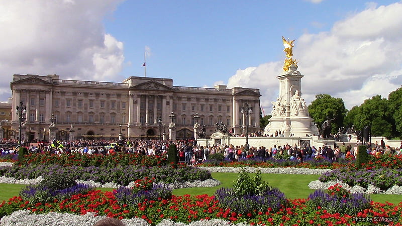 Buckingham Palace, London, Sky, Clouds, Palace, Flowers, UK, Buckingham, HD wallpaper