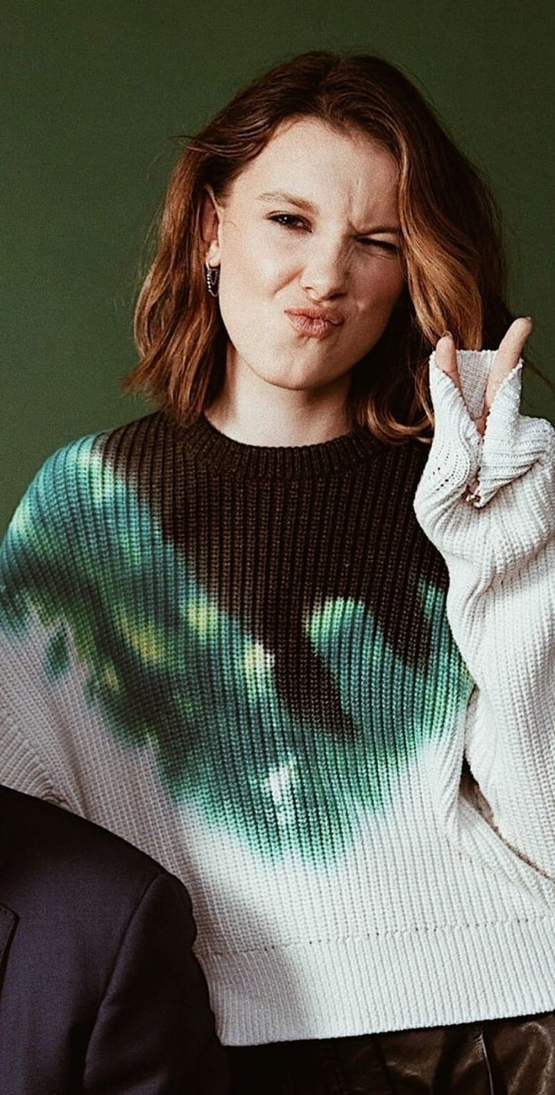 Millie Bobby Brown, eleven, green, HD phone wallpaper
