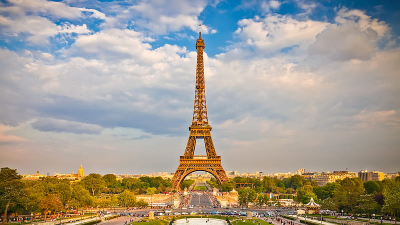 Eiffel Tower With Clouds And Blue Sky Background Travel, HD wallpaper