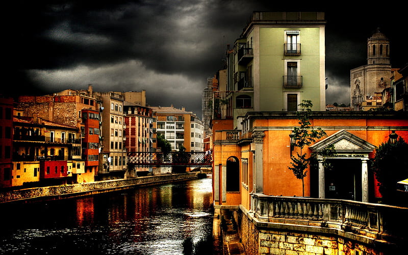 along the river and the colorful houses built-Spain Girona Jewish Street, HD wallpaper