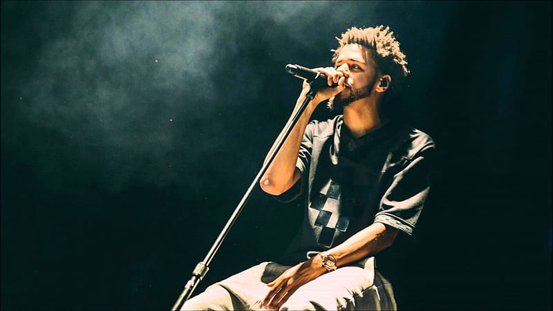 J Cole With Mike Is Wearing Black Dress In Black Background J Cole, HD wallpaper