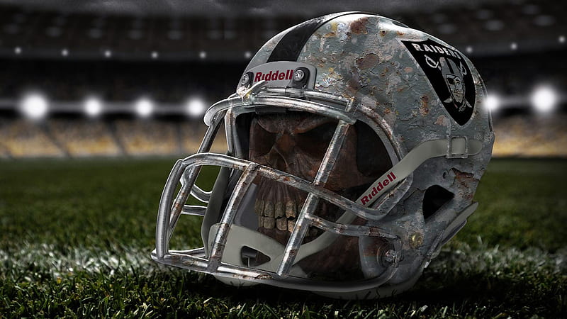 Raiders Old Helmet With Human Skull On Grass Field Raiders, HD wallpaper