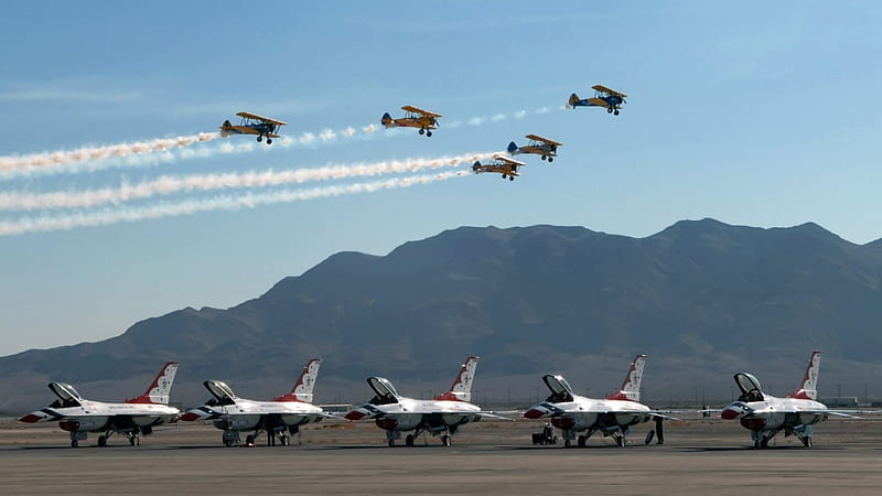 a flight of biplanes over f16 thunderbirds, biplanes, military, smoke, tarmac, HD wallpaper