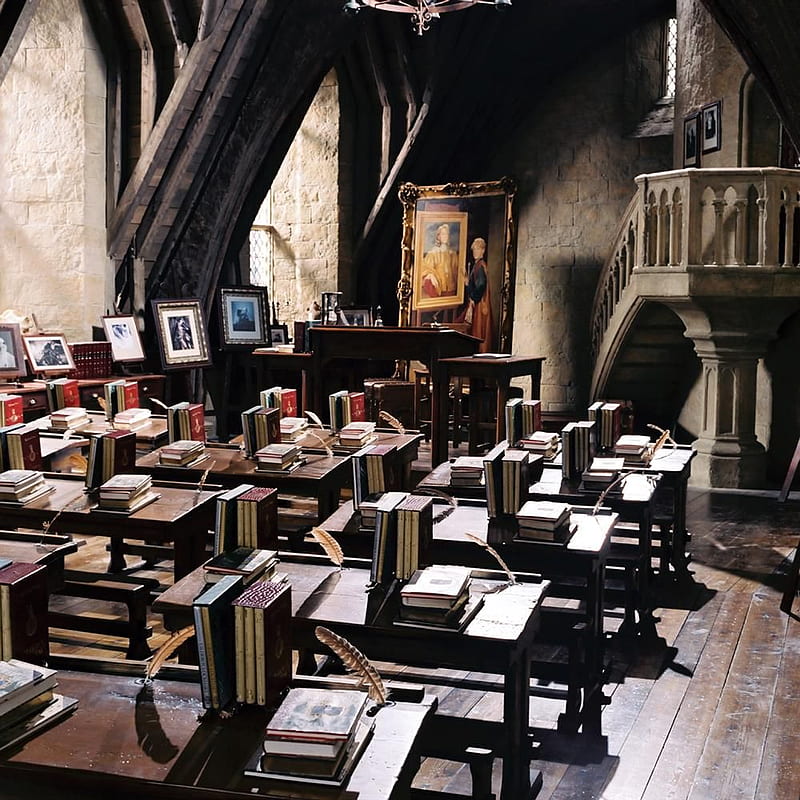 Professor Lockhart's Defence Against the Dark Arts Classroom, Chamber of Secrets. Harry potter trucs, Harry potter esthétique, Poudlard, Hogwarts Classroom, HD phone wallpaper