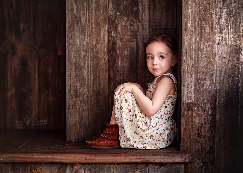 Little girl, little, cowgirl, brown, boots, girl, suzy mead, copil, child, wood, HD wallpaper