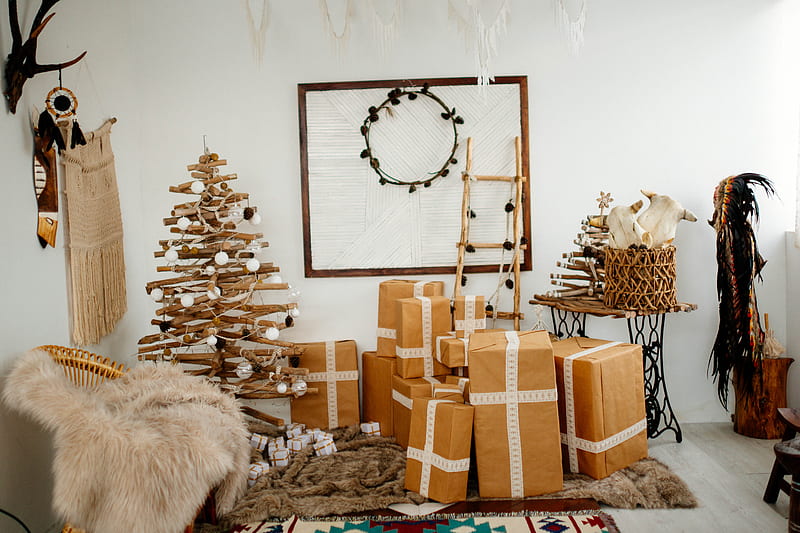brown cardboard brown beside brown Christmas tree inside room during daytime, HD wallpaper