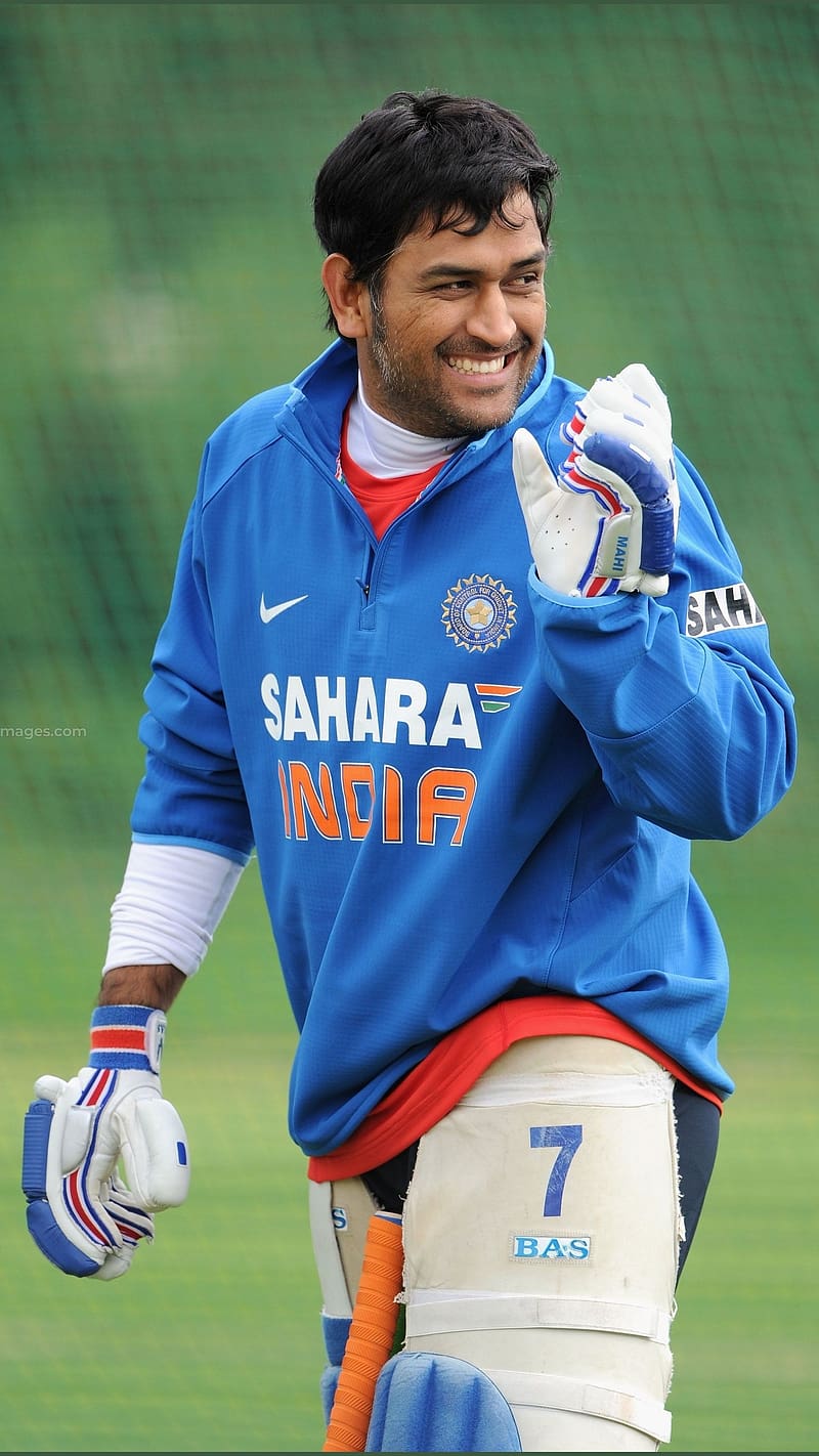 Dhoni Laughing, dhoni , laughing, net practice, blue jersey, number 7, batting, HD phone wallpaper