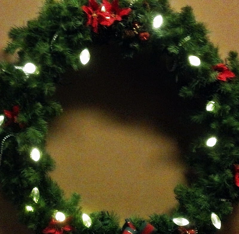 Holiday Wreath, wreath, christmas wreath, lighted wreath, HD wallpaper ...