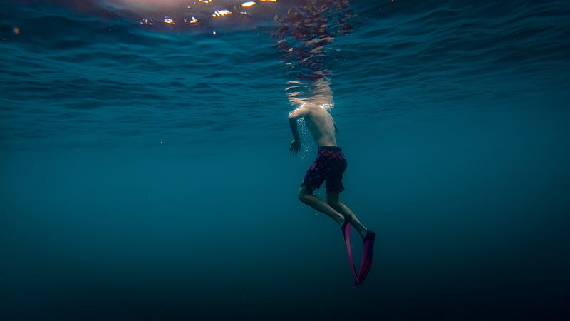 man in black shorts swimming in water, HD wallpaper