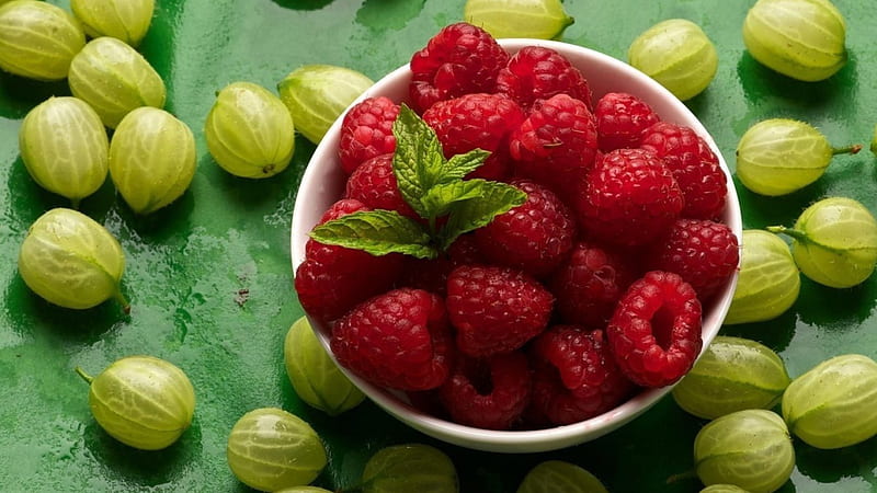 Raspberries and Gooseberries, raspberries, berry, berries, raspberry, gooseberries, gooseberry, HD wallpaper