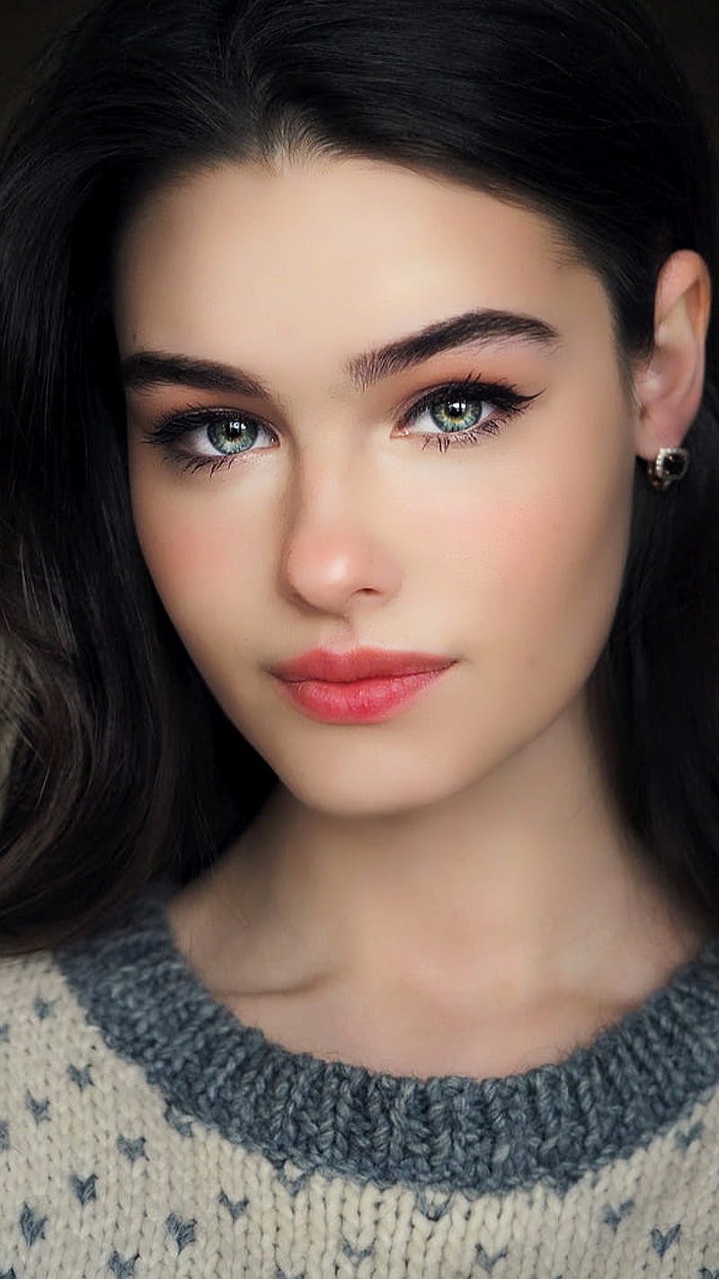 Black Hair Green Eyes Girl 