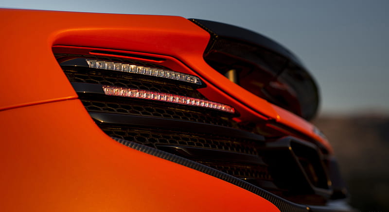 2015 McLaren 650S Coupe - Tail Light , car, HD wallpaper