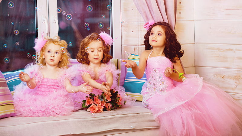 Lovely Girl Babies With Pink Dress Are Sitting On Bed Playing With Water Bubbles Cute, HD wallpaper