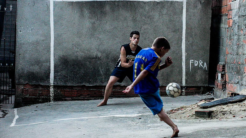 Urban Lens: Street Football in São Paulo, Brazil, HD wallpaper