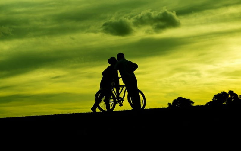 Lovers, cloud, black, yellow, sunset, man, sky, woman, silhouette, green, love, bike, couple, HD wallpaper