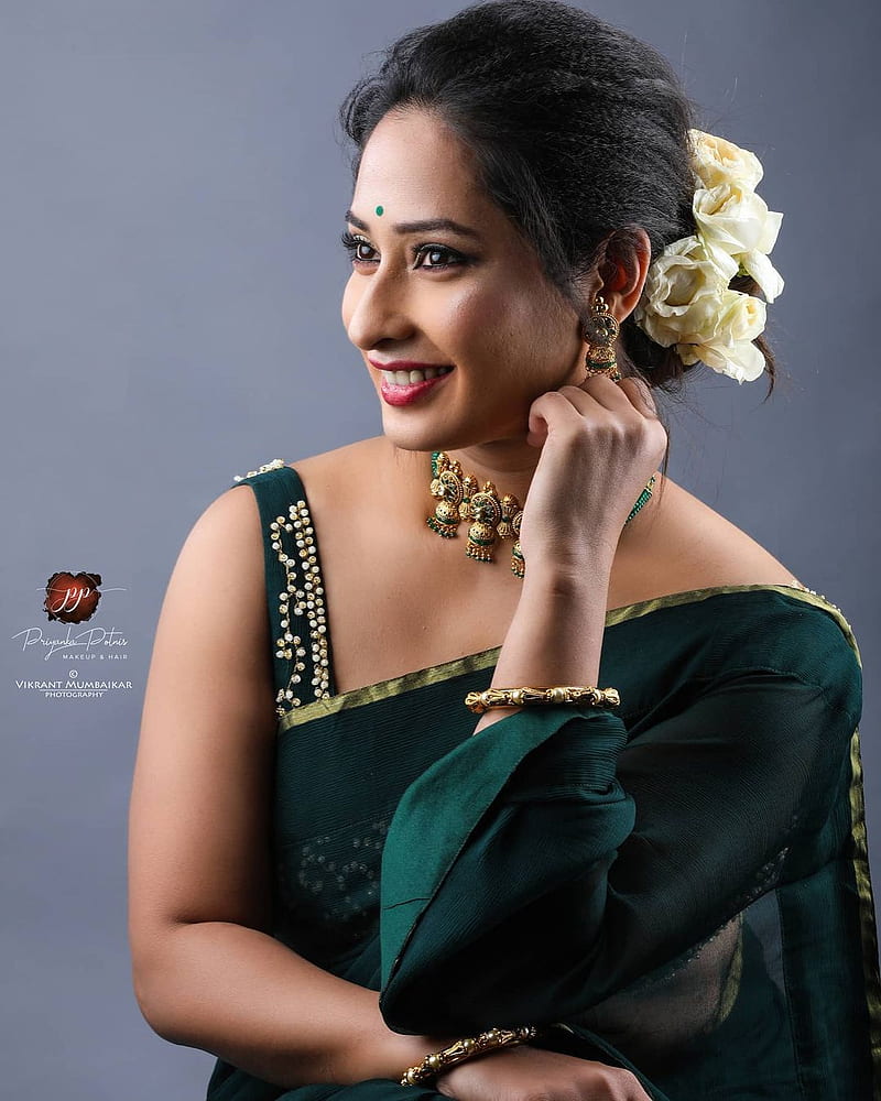 Priya Marathe, marathi arctress, HD phone wallpaper