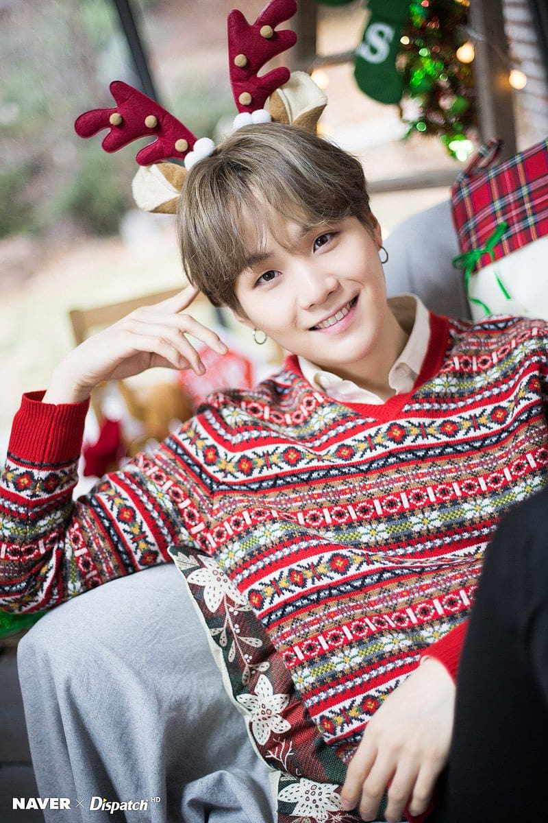 Here Are Christmas Of BTS To Get You In The Holiday Spirit - Koreaboo, Jungkook  Christmas, HD phone wallpaper | Peakpx