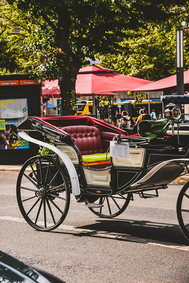 black and maroon carriage on focus graphy, HD phone wallpaper