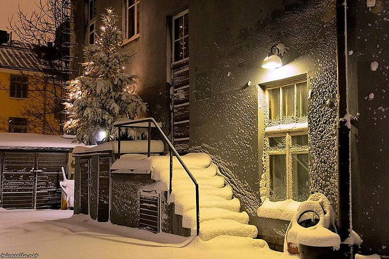 Snow in Helsinki, Finland, snow, helsinki, street, winter, finland, HD wallpaper