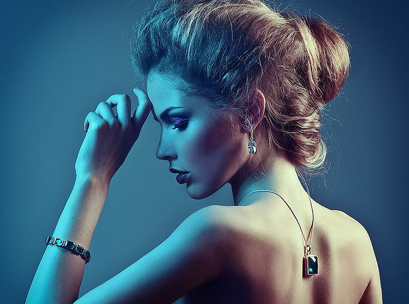 Lady in Blue, pretty woman, lovely face, blond, blue light, nice jewelery, HD wallpaper