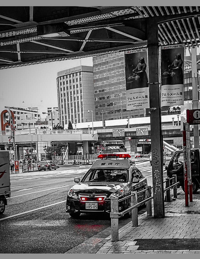 Shinjuku Japan, black and white, carros, city, lo-fi, police, red, street, streets, vintage, HD phone wallpaper
