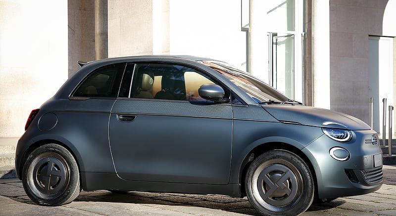 2021 Fiat 500 Giorgio Armani Front Three Quarter car HD